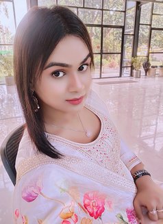 Bong Girl for fun with Cam service - एस्कॉर्ट in Bangalore Photo 1 of 6