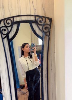 Miss Daisy - escort in Noida Photo 4 of 11