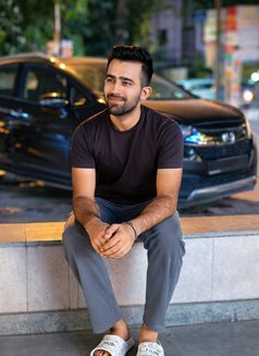 Itz Tushar - Male escort in New Delhi Photo 2 of 6