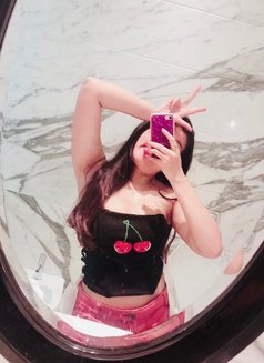 Nidhi - ఎస్కార్ట్ in Bangalore Photo 12 of 30