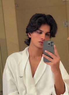 Kabir - Male எஸ்கார்ட் in New Delhi Photo 2 of 4