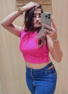 ЁЯжЛя╕Пя╕Пя╕ПCam Session & ЁЯеА Reel MeetЁЯлЕЁЯП╗ - рдПрд╕реНрдХреЙрд░реНрдЯ in Mumbai Photo 2 of 5