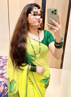 ЁЯжЛя╕Пя╕Пя╕ПCam Session & ЁЯеА Reel MeetЁЯлЕЁЯП╗ - рдПрд╕реНрдХреЙрд░реНрдЯ in Mumbai Photo 4 of 5