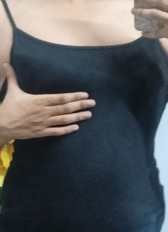 Shivii - Transsexual escort in New Delhi Photo 6 of 8