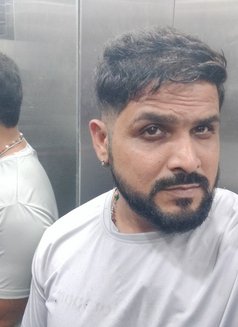 Arnav - Male एस्कॉर्ट in Surat Photo 7 of 7