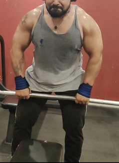 Arnav - Male एस्कॉर्ट in Surat Photo 2 of 7