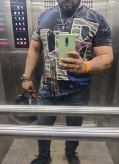 Arnav - Male एस्कॉर्ट in Surat Photo 5 of 7