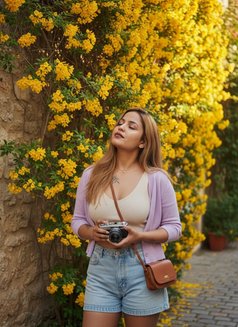 Reshmi kolkata & Outstation service - ఎస్కార్ట్ in Kolkata Photo 13 of 19