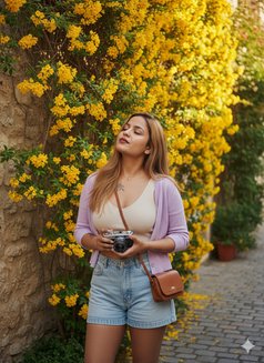 Reshmi kolkata & Outstation service - ఎస్కార్ట్ in Kolkata Photo 17 of 19