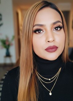 Reshmi kolkata & Outstation service - ఎస్కార్ట్ in Kolkata Photo 19 of 19