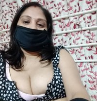 Kavya Cam Show and Meet Available - एस्कॉर्ट in Kanpur