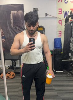 Abhi - Male एस्कॉर्ट in Ahmedabad Photo 1 of 4