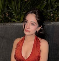 Ravina - एस्कॉर्ट in Kannur