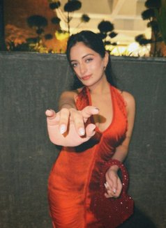 Ravina - எஸ்கார்ட் in Kannur Photo 2 of 3