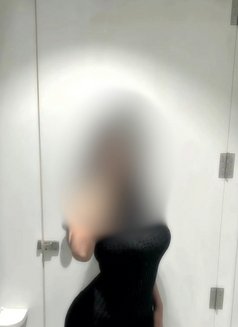 Emma Cam Show - বয়স্ক পারফর্মার in Bangalore Photo 1 of 4