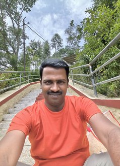 Matured Fucker - Male escort in Bangalore Photo 1 of 1