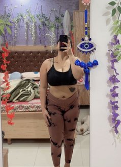 Drishti Patel - এস্কর্ট in Bangalore Photo 1 of 1