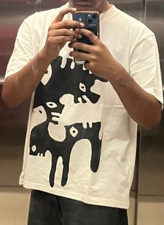 Neil - Male escort in Mumbai Photo 1 of 5