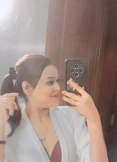 Niharika - எஸ்கார்ட் in Bangalore Photo 2 of 2