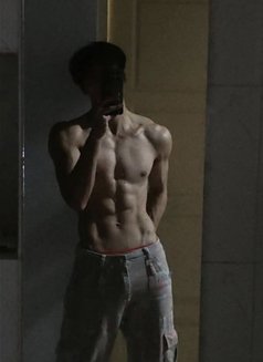 Adrian - Male एस्कॉर्ट in Mumbai Photo 1 of 2