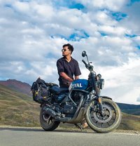 Rental boyfriend - Male escort in New Delhi