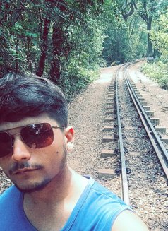 Kosik - Male adult performer in Navi Mumbai Photo 1 of 2