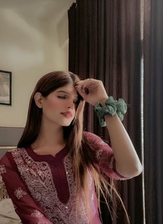Alina - Transsexual एस्कॉर्ट in Noida Photo 1 of 5