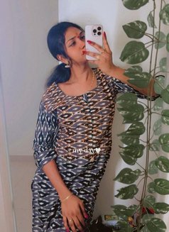 Shweta reddy telugu girl madhapur 🥵 - एस्कॉर्ट in Hyderabad Photo 5 of 7