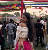 Arya Escort - এস্কর্ট in New Delhi Photo 1 of 7