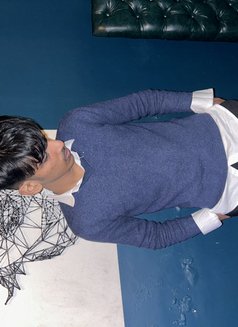 Raghav - Male escort in New Delhi Photo 2 of 5