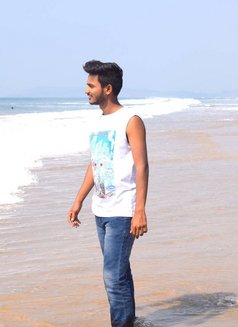 Vicky - Male escort in Pune Photo 3 of 4