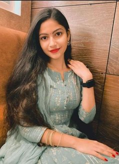 Anaisha Varma - एस्कॉर्ट in Bangalore Photo 3 of 3