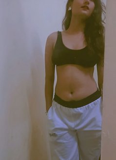 Tanyasingh - எஸ்கார்ட் in New Delhi Photo 1 of 3