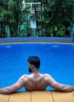 Mr. Z - Male escort in Mumbai Photo 1 of 6