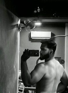 Mr. Z - Male escort in Mumbai Photo 5 of 6