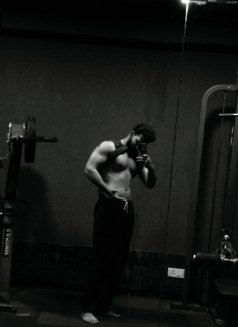 Mr. Z - Male escort in Mumbai Photo 6 of 6