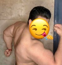 Seveninchhunk - Male escort in New Delhi