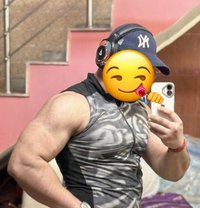 Seveninchhunk - Male escort in New Delhi