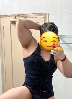 Seveninchhunk - Male escort in New Delhi Photo 4 of 4