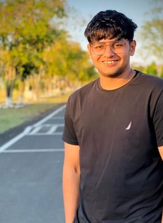 Max - Male escort in Gurgaon Photo 1 of 6