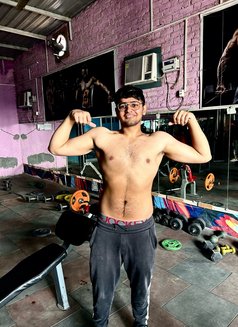 Max - Male escort in Gurgaon Photo 5 of 6