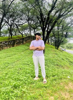 Max - Male escort in Gurgaon Photo 6 of 6