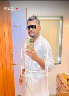 Sharry | Premium Male Companion 🖤 - Male escort in Mumbai Photo 1 of 4