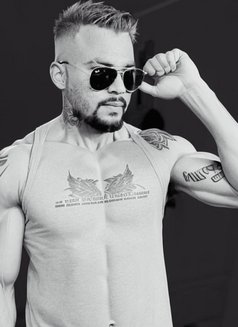Sharry | Premium Male Companion 🖤 - Male escort in Mumbai Photo 2 of 4