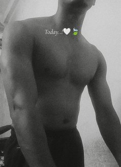 Vicky Singh - Male escort in New Delhi Photo 1 of 4