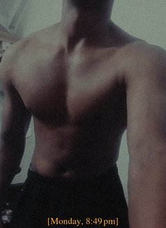 Vicky Singh - Male escort in New Delhi Photo 2 of 4