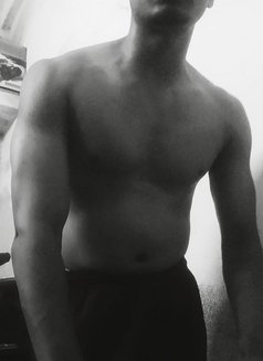 Vicky Singh - Male escort in New Delhi Photo 3 of 4