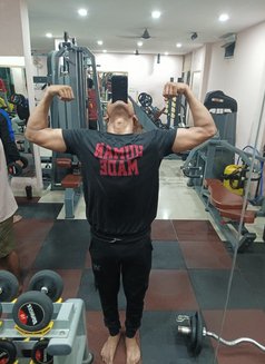 Vicky Singh - Male escort in New Delhi Photo 4 of 4