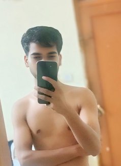 Karan 3 - Male escort in Jaipur Photo 4 of 8