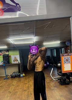 Aakash 8inch available for real or cam - Male escort in Mumbai Photo 1 of 6